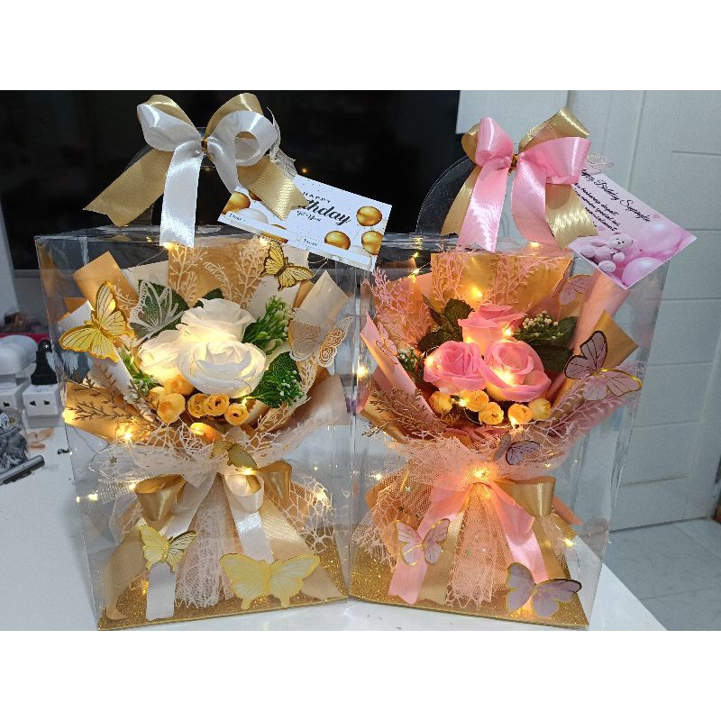 

BUKET BOX / BUKET LAMPU / BUKET VALENTINE / BUKET ANNIVERSARY / BUKET BATAM / BUKET WISUDA / BUKET ULTAH / KADO ULTAH / HAMPERS / BUNGA / KADO ULTAH