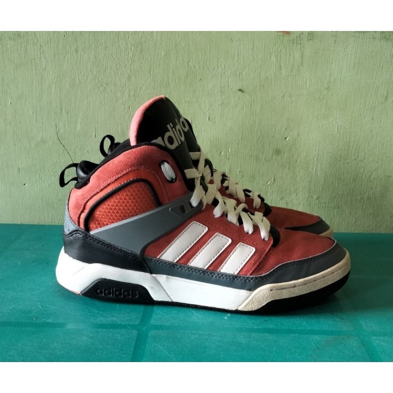 sepatu basket Adidas second