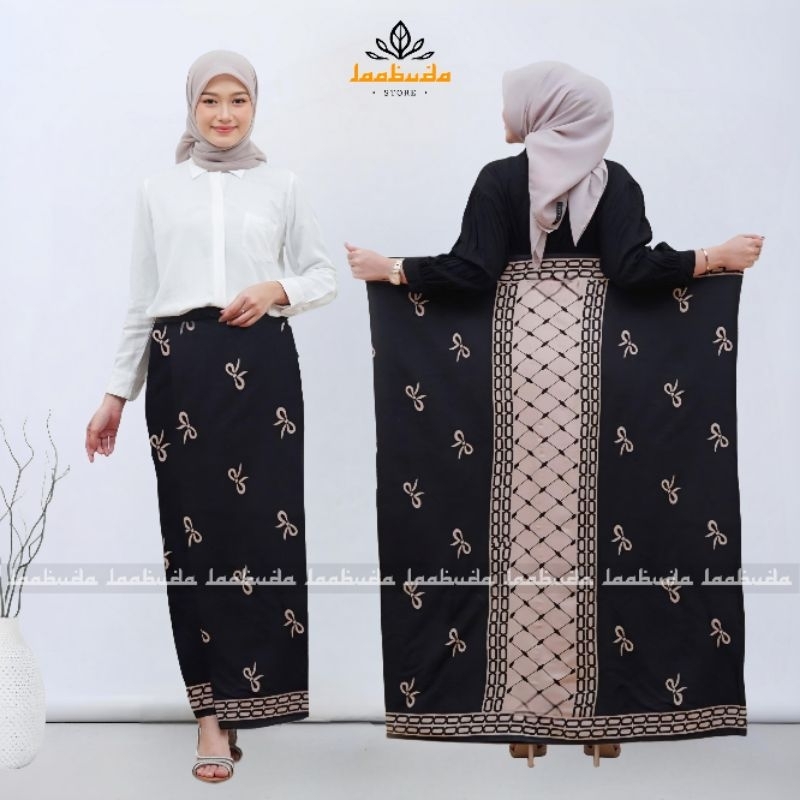 SARUNG GOYOR WANITA HITAM PUTIH | SARUNG BATIK  WAJADA MUZA LAABUDA