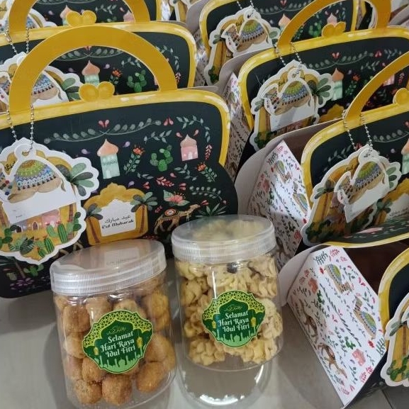 

Box hampers lebaran idul fitri muat 2 toples jar 600-800ml kotak kue kering tabung tas unta jinjing djamila hanum murah tembilahan riau indragiri