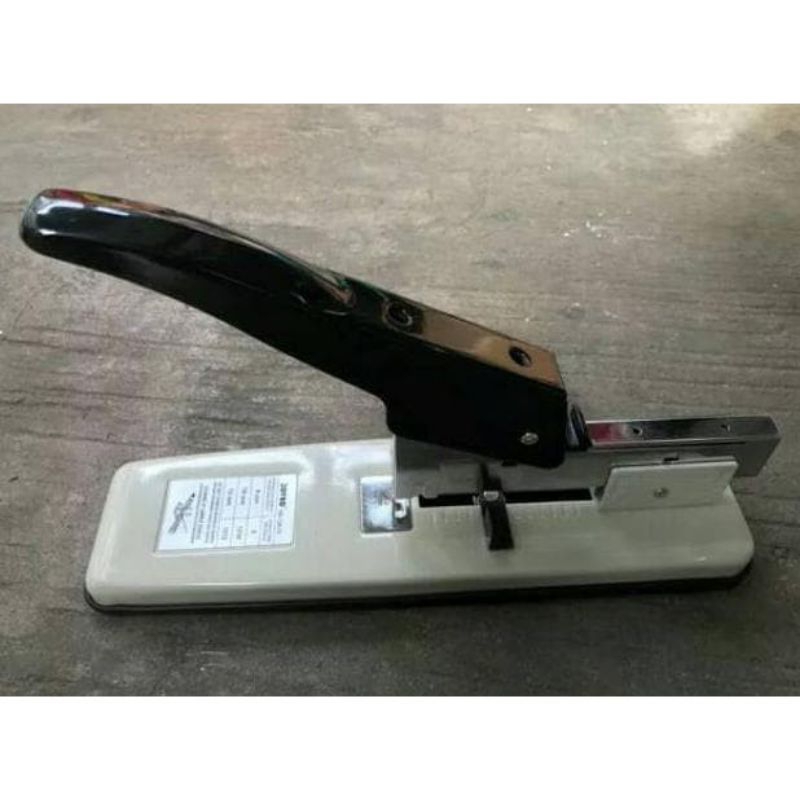 

STAPLER HEAVY DUTY HETTER BESAR JOYKO 12A/13