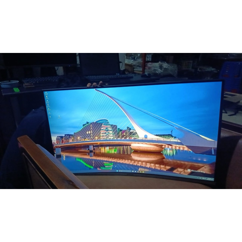 Monitor Samsung curved UR59C UHD 32”
