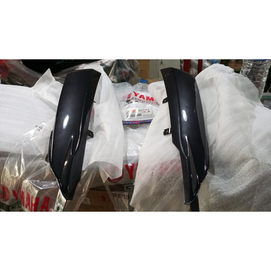 Cover Sambungan body belakang bawah SOUL GT115/HITAM/ 2 PCS/ 1KP-F1731-00-7B/1KP-F1741-00-7B/YAMAHA