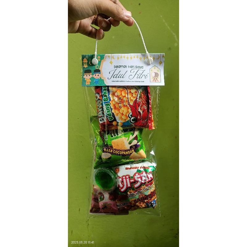 

READY STOCK Snack lebaran motif kartun lucu
