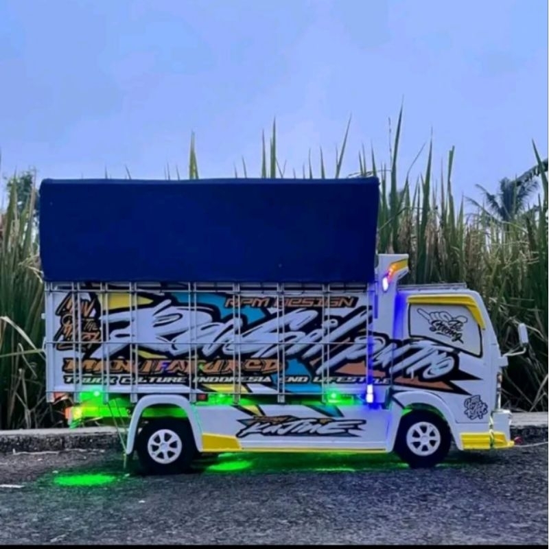 Promo miniatur truk oleng tawakal 5 warna putih pake lampu Leed bonus terpal
