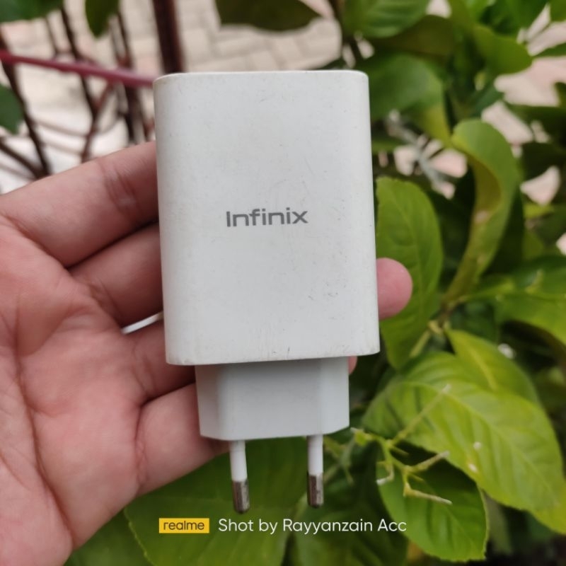 adaptor infinix 33 watt original copotan HP kondisi second