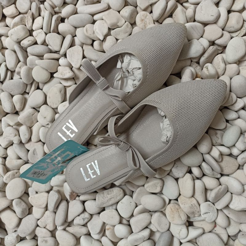 LEV By Zandilac Sepatu Flat Wanita Sandal Flat CH241258WD