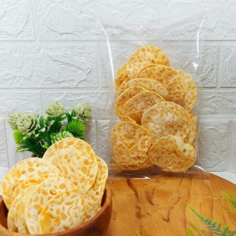 

QH KERIPIK TEMPE SAGU /TEMPE OVEN BERAT 1 Kg Keripi Tempe Sagu Krispy Food Kering