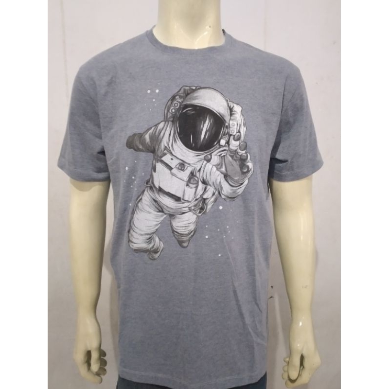 Moving Blue astronot