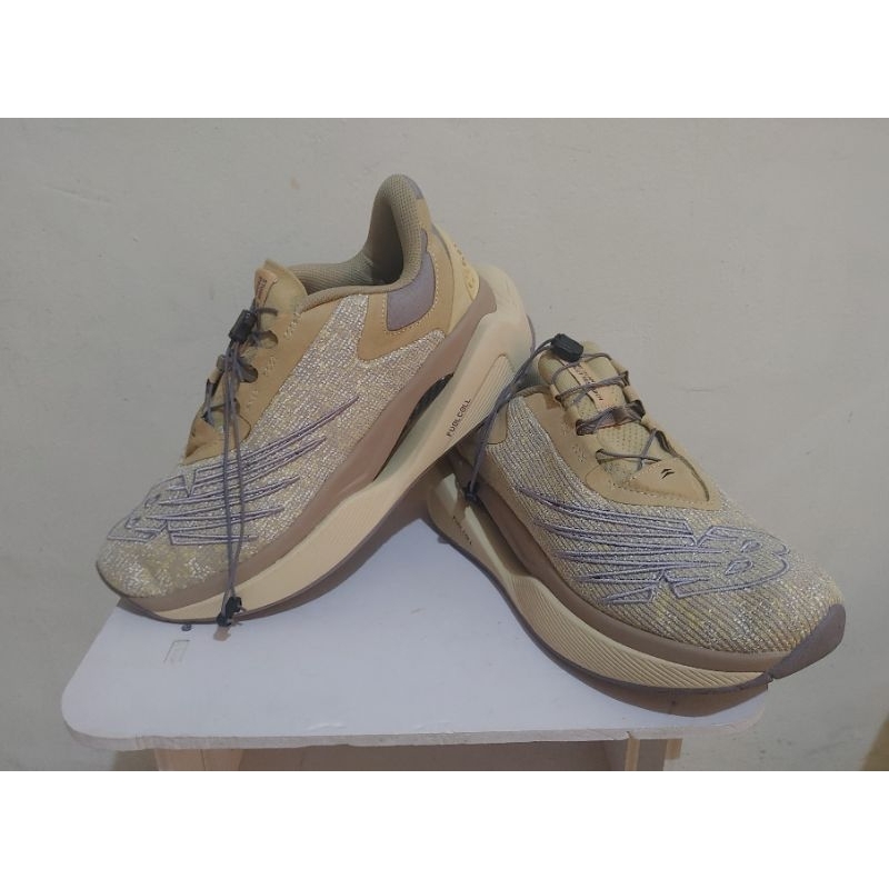 SEPATU RUNNING NB TOKYO DESIGN ST