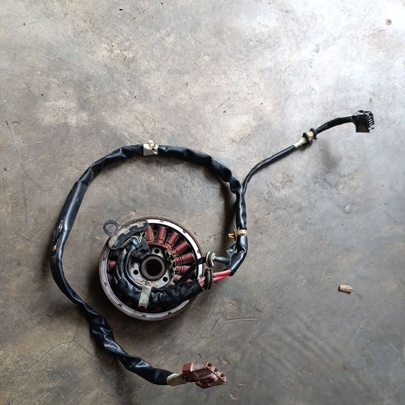 Maghnit Spool Vario 125 LED ,Original,Bekas Copotan Motor