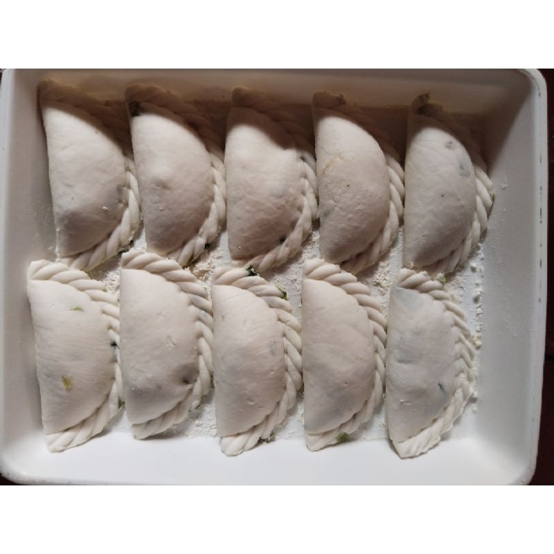 

Cireng Isi (Ayam suwir pedas Ati Ayam pedas Usus pedas 1 pack Isi 5 pcs Bisa Mix)