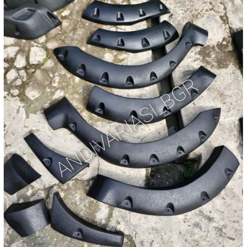 Over fender spakbor Mitsubishi Kuda model baut