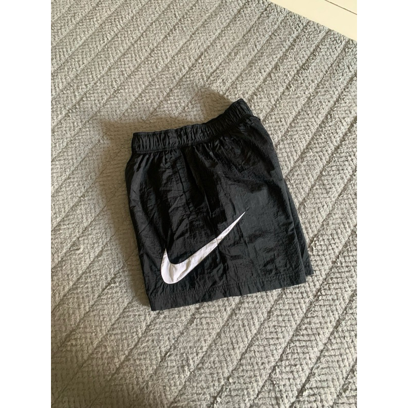 nike swoosh short pants