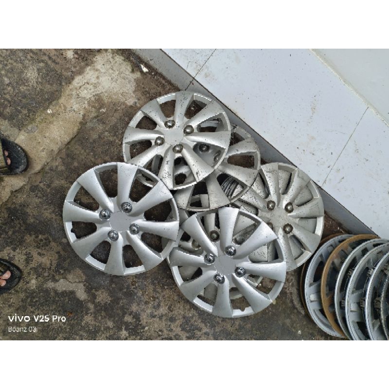 Tutup veleg cover wheel dop mobil DAIHATSU AYLA ring 13 Bahan original harga untuk satuan