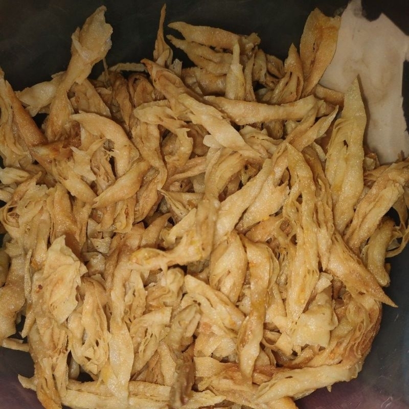 

cemilan makanan ringan kering rasa manis dan gurih