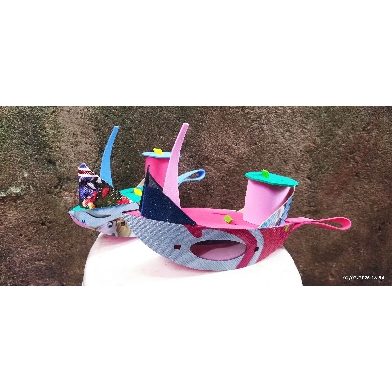 Baru mainan rumah kelomang model perahu kecil