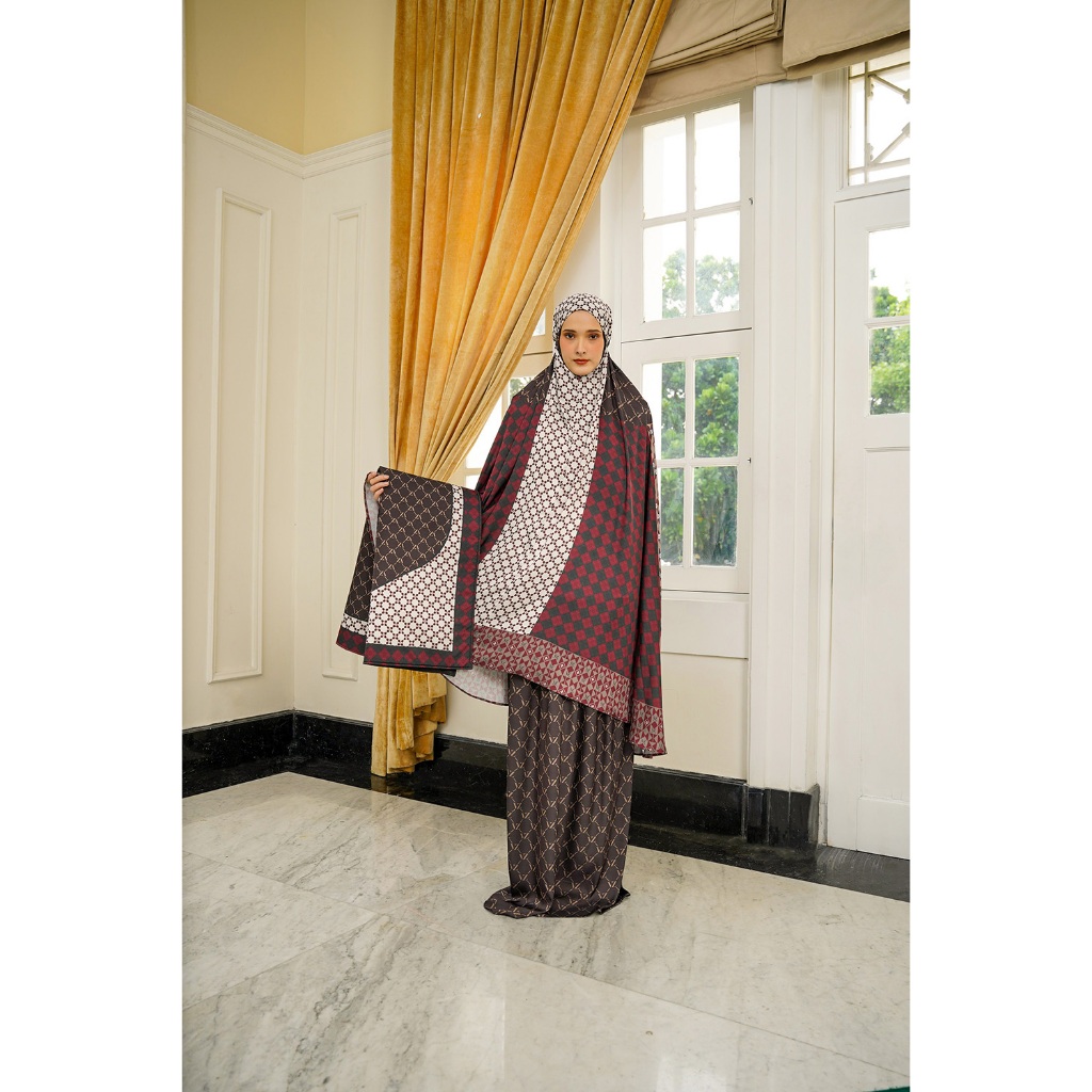 LINEAGE PRAYER SET - VIVI ZUBEDI