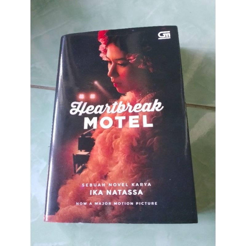 Novel Heartbreak Motel Oleh Ika Natassa [Preloved Original]
