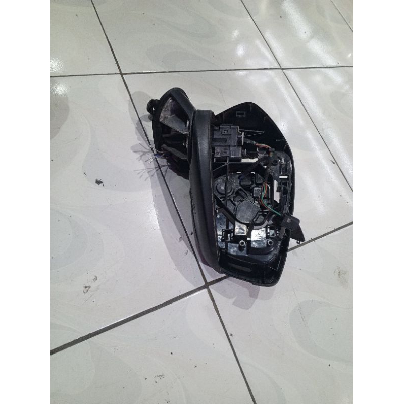 spion Mazda 2 2017-2023 original. spion retrack Mazda 2 original kiri