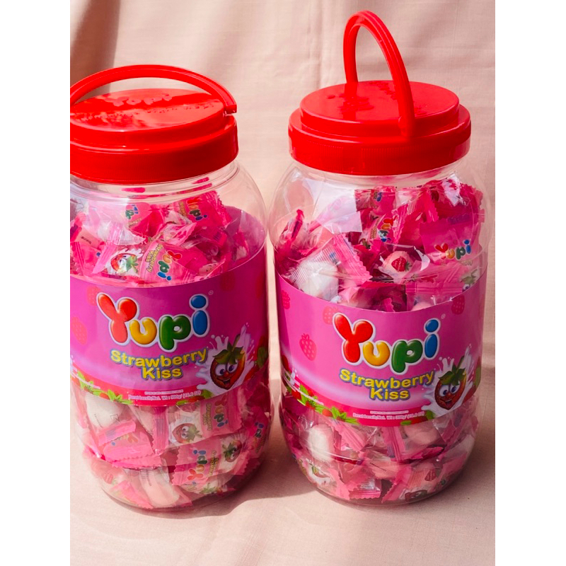 

PERMEN YUPI TOPLES STRAWBERRY