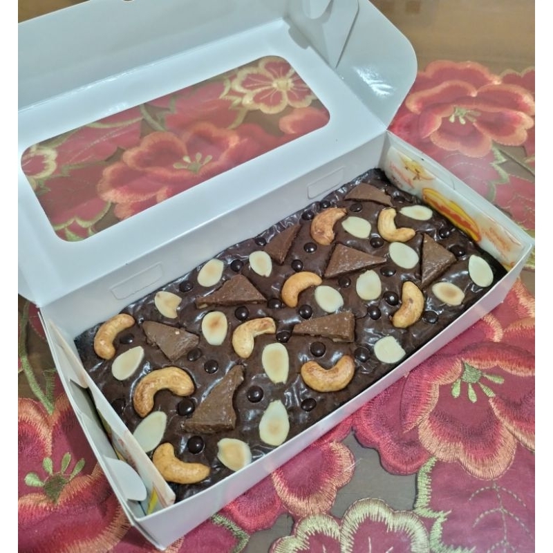 

Brownies 20x10cm/Brownies panggang/brownies Silverqueen/brownies amanda/brownies ultah/brownies Pontianak