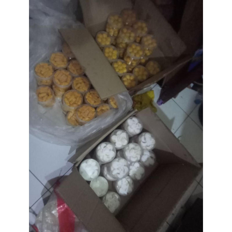 

paket kue lebaran