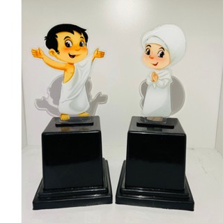 Piala Manasik Haji Anak Akrilik Piala Akrilik Manasik Haji (Ihram) - Piala Akrilik Karakter Haji Ihr