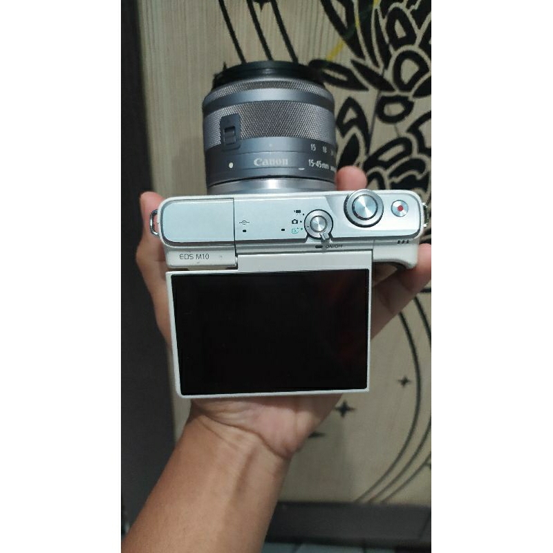 kamera Mirrorless Canon M10 putih
