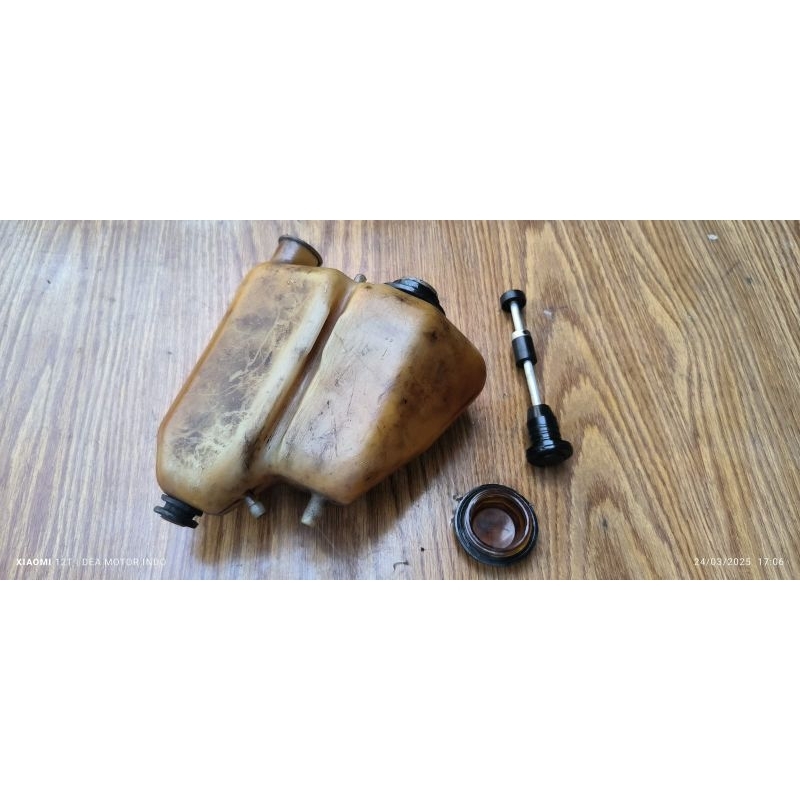 Botol oli samping Yamaha RX spesial original/botol asam Yamaha RX botol oli samping Yamaha RX 100