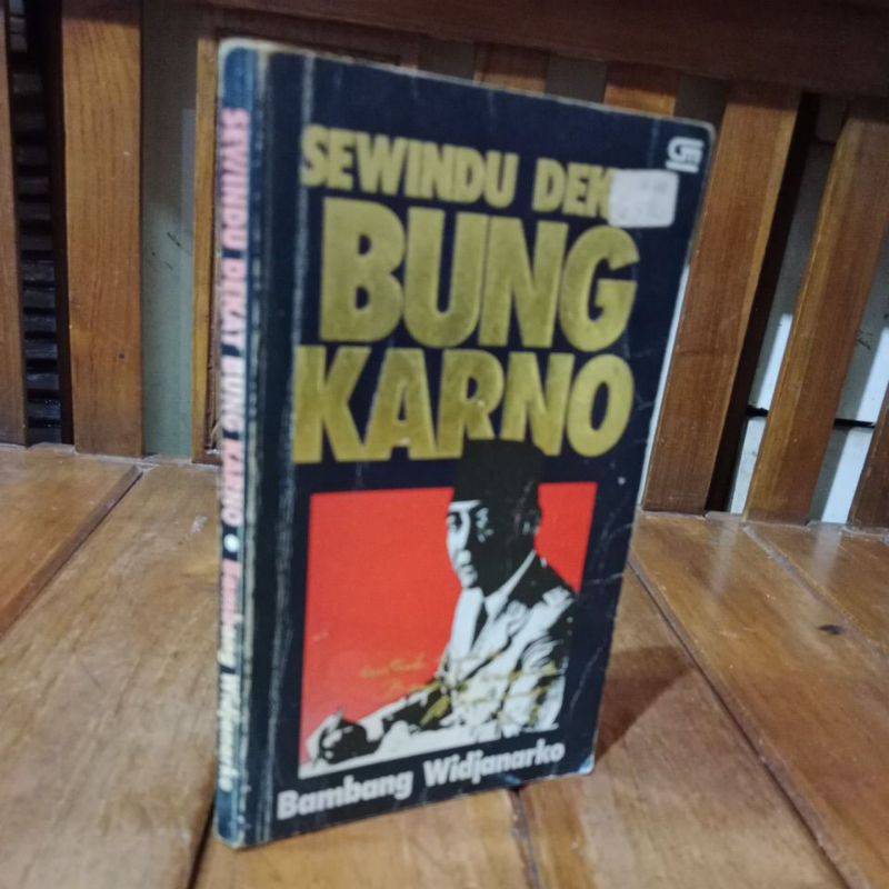 SEWINDU DEKAT BUNG KARNO