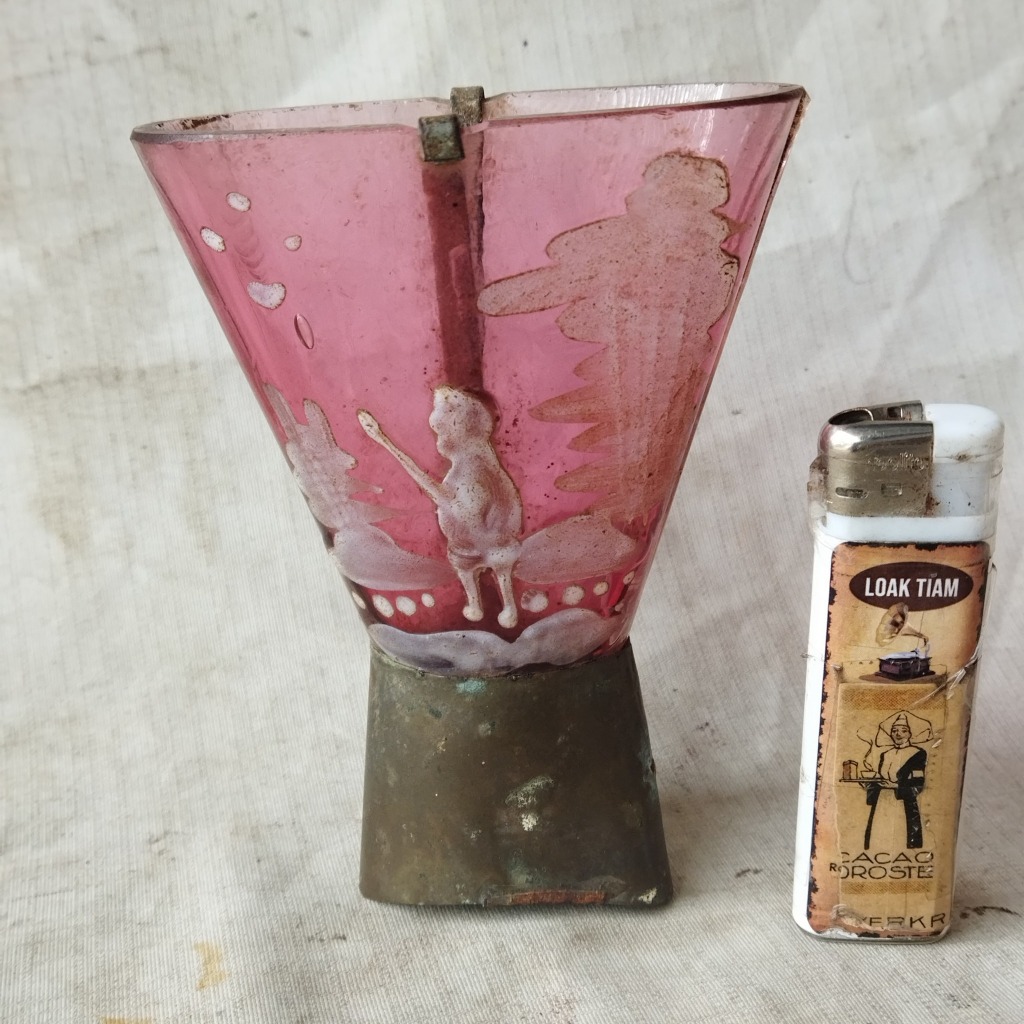Pajangan Vintage Mary Gregory Tempat Daun Sirih Pink CACAT