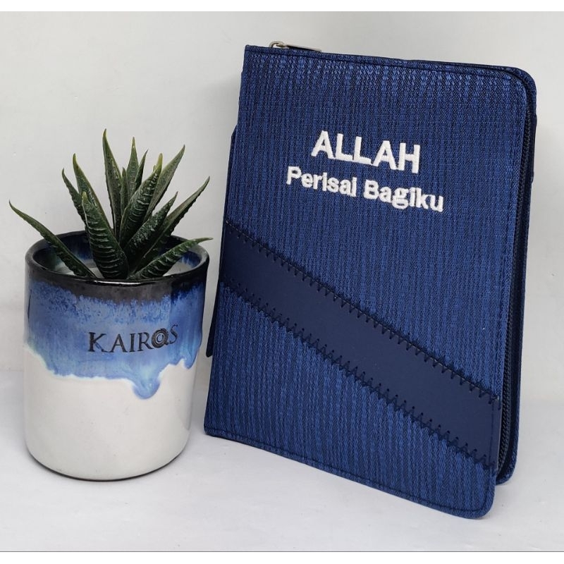 

SAMPUL ALKITAB MANULA ALLAH PERISAI BAGIKU