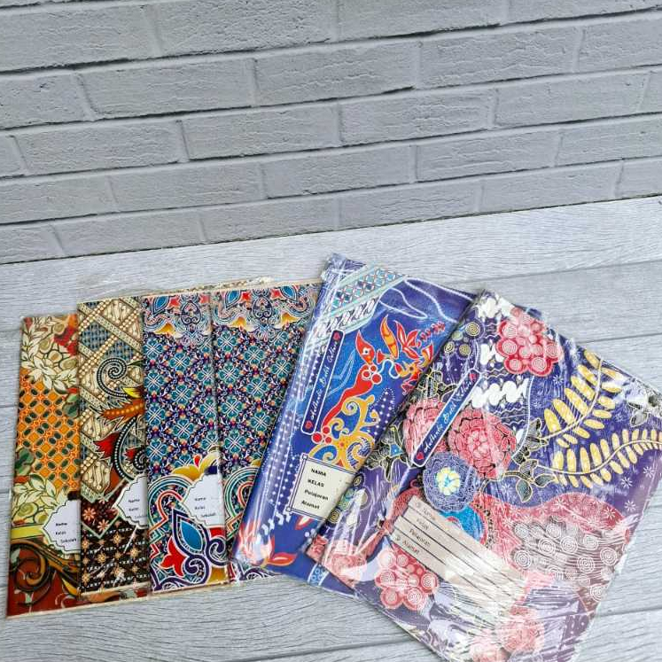 

Promo 1 Pak Sampul Buku Tulis BATIK Isi 20 Lembar ( Campus & Kwarto )