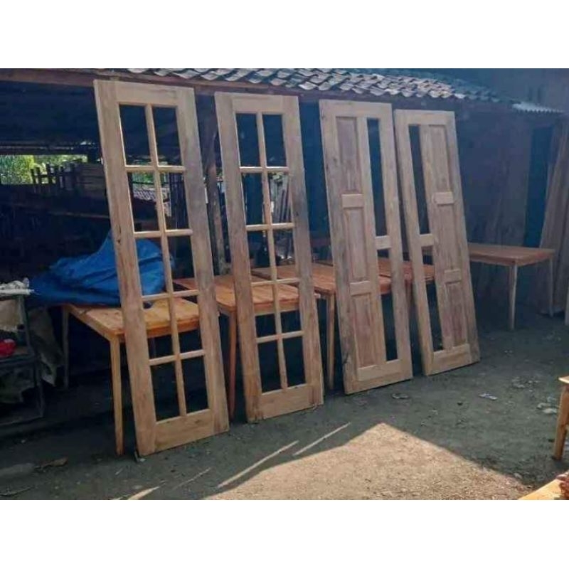 Daun Pintu kaca kayu mahoni