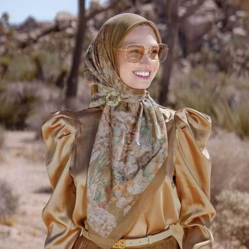 READY SIAP KIRIM  BUTTONSCARVES YUCCA SERIES ORIGINAL BUTTONSCARVES TAS KOSMETIK MAKE UP BEAUTY CASE