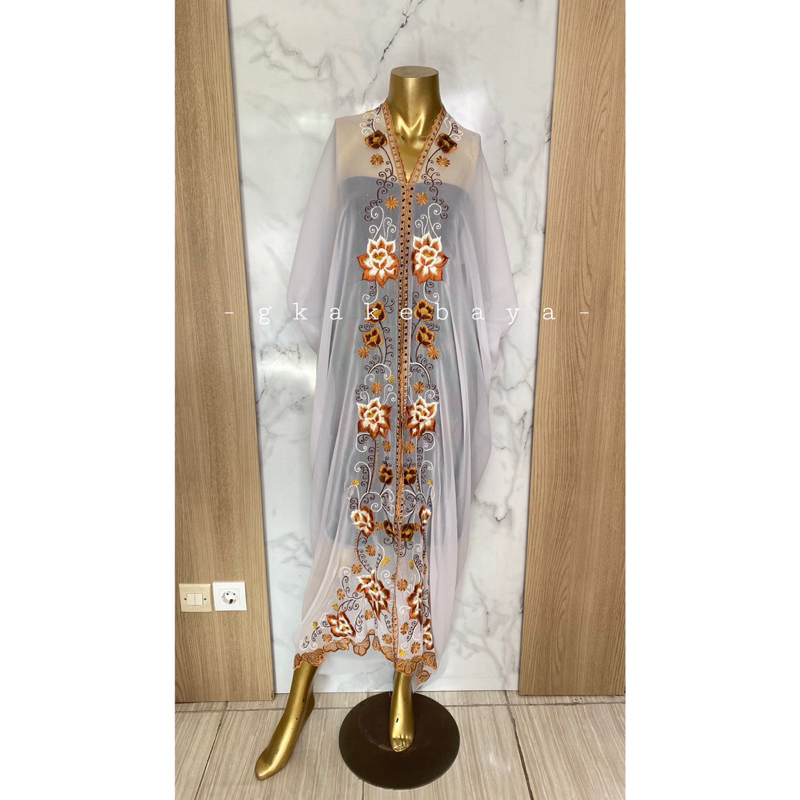 KEBAYA PANJANG BORDIR BUNGA PUTIH/KAIN KEBAYA/KEBAYA BALI