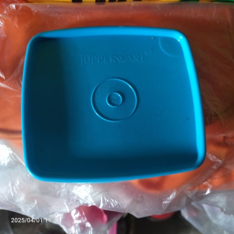 tutup square Tupperware original