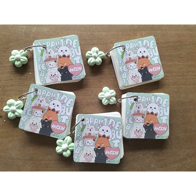 

(PRE ORDER) Memo ring/Notebook ring/Buku mini ring/Sticky note ring/Buku note gantung karakter NCT WISH MEMO RING 1st ANNIVERSARY EDITION +/- 80 lembar