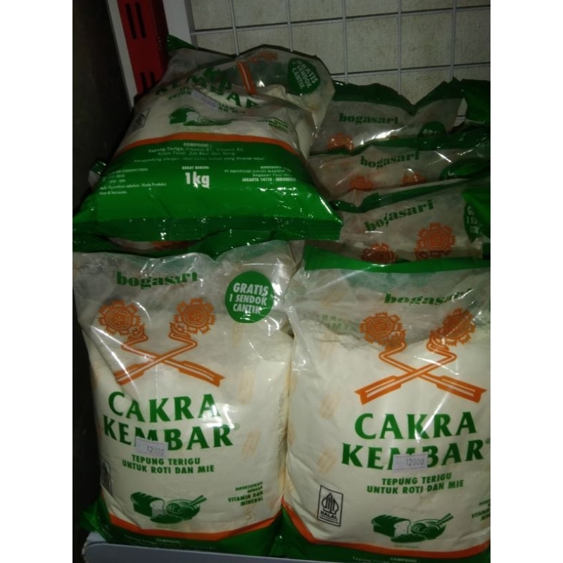 

TEPUNG TERIGU CAKRA 1KG