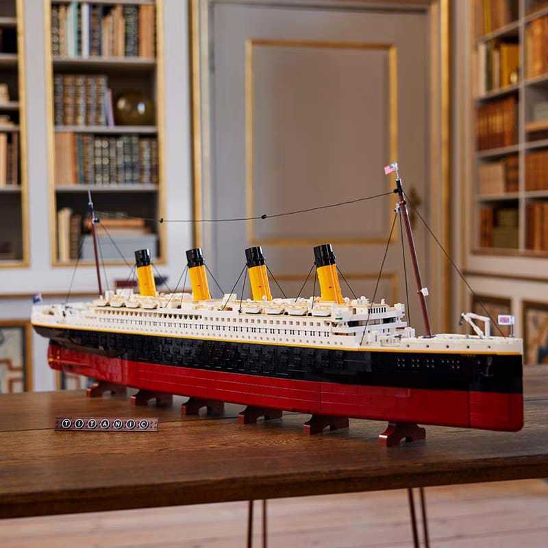 Brick Kapal Titanic
