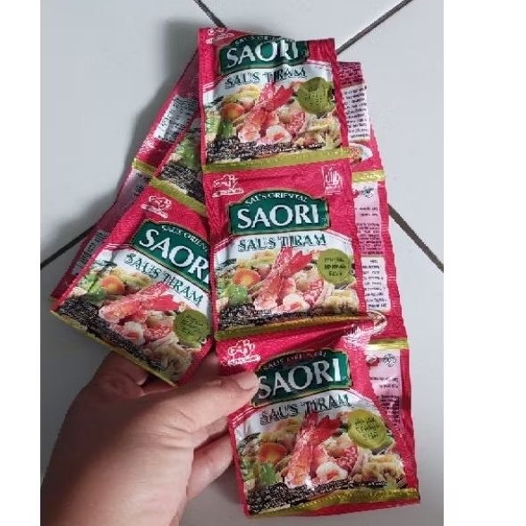 

saori saus tiram 1 renceng 10 saset