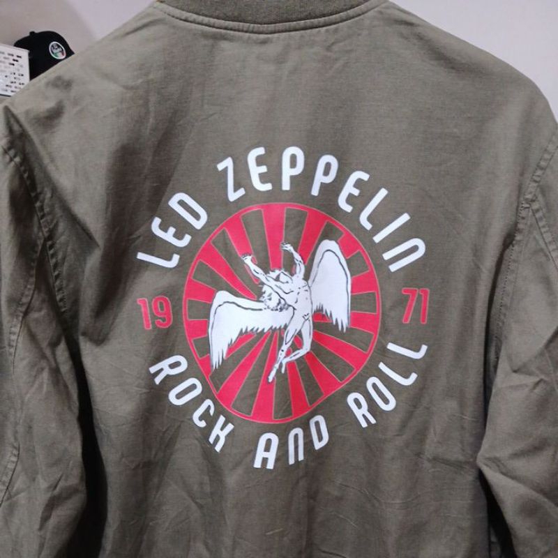 Jacket bomber Z4R4M3N second Original bolak balik karet kencang taq wash lengkap size L LD 110cm Pjg