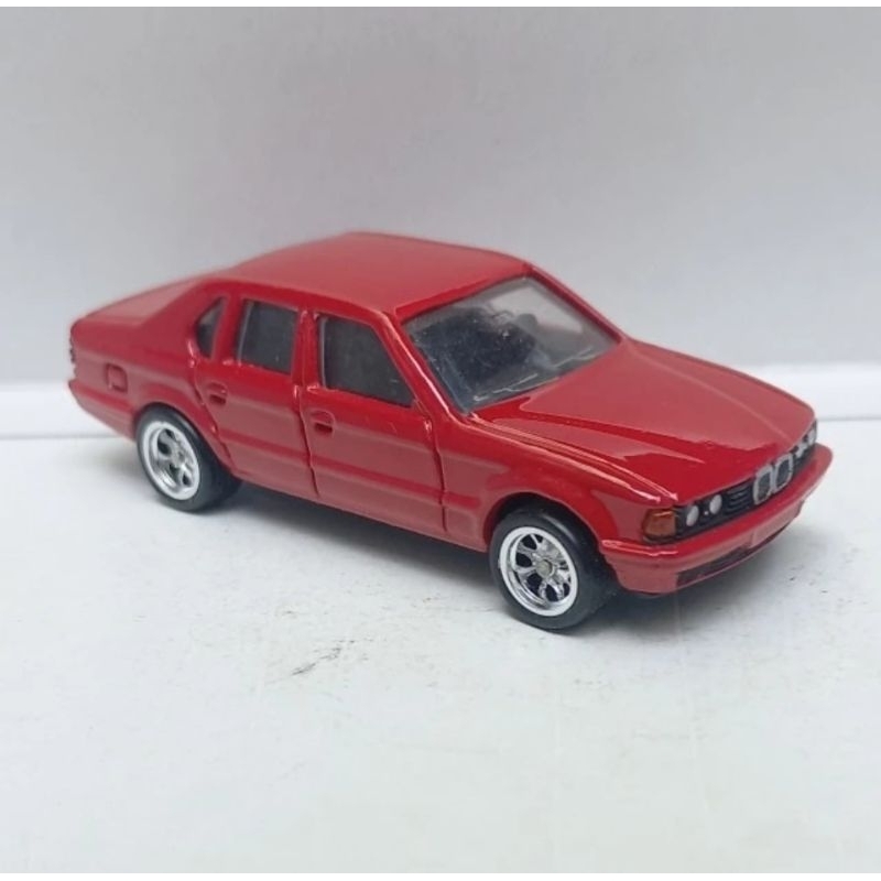 maisto bmw 750il loose diecast 1/64 custom ban karet (t)