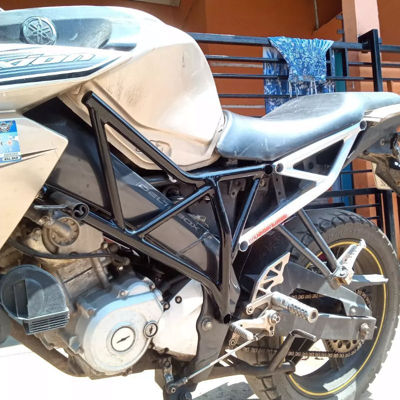 CRASHBAR TUBULAR VIXION NVL NVA