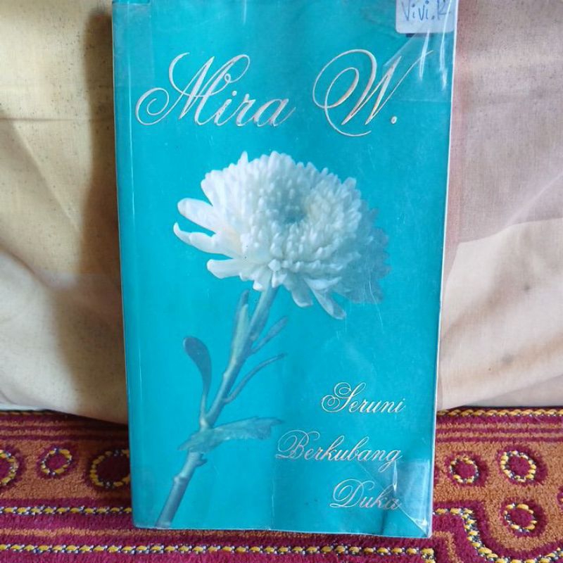 BUKU SERUNI BERKUBANG DUKA