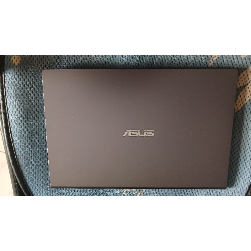 Laptop Ryzen 5 ASUS M409DA VEGA 8