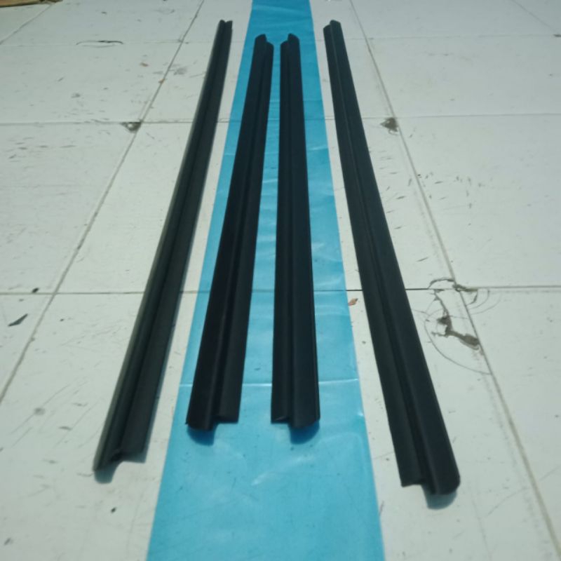 pelipit plipit karet kaca luar mobil taruna original hitam