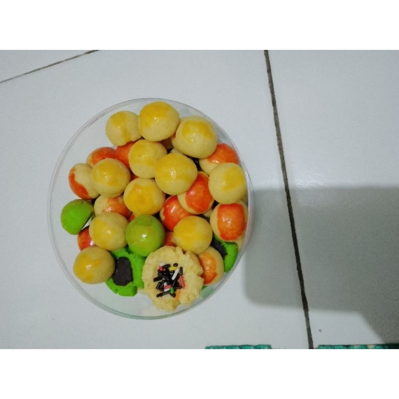 

nastar campur (isian selai coklat, Meises, dan selai nanas)