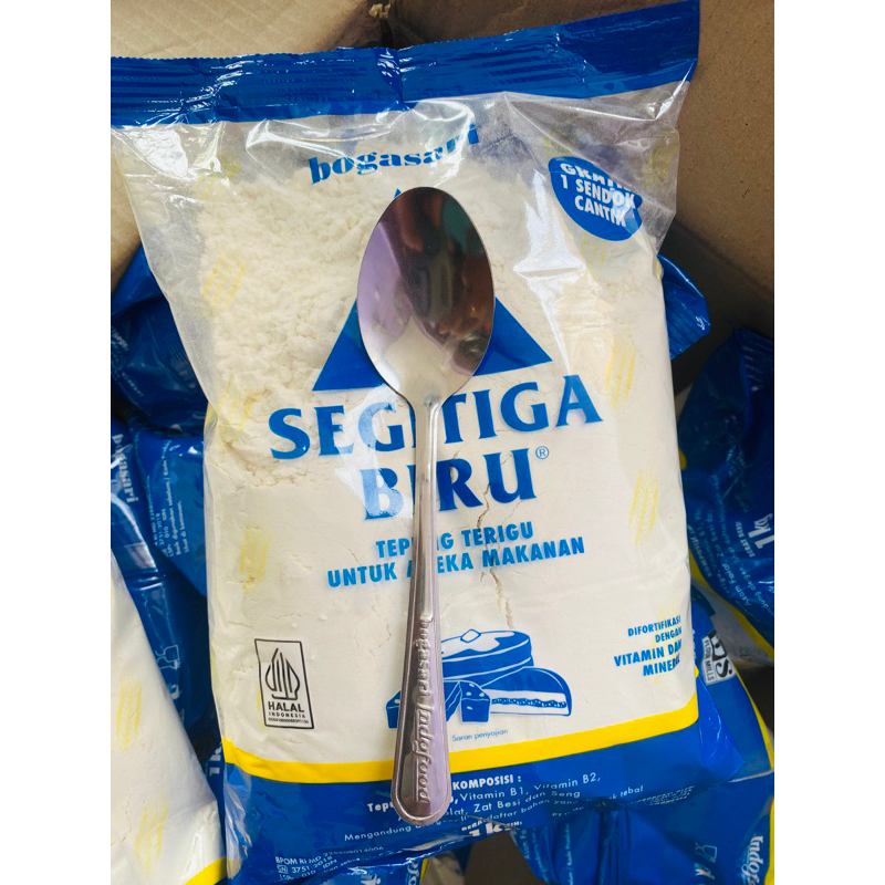 

terigu bogasari segitiga biru 1kg free sendok